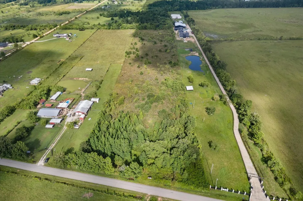 420 County Road 3011 Dayton, TX 77535