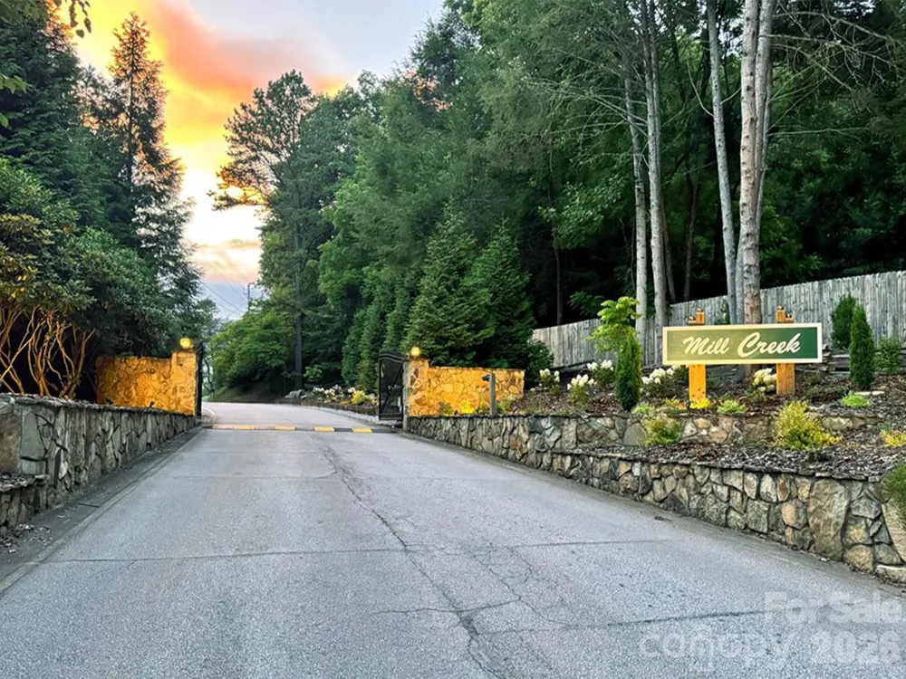 16A Willow View Drive Franklin, NC 28734