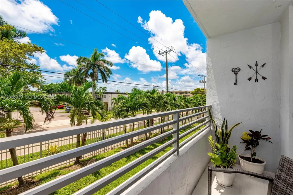 8201 NW 8th St #1-204 Miami, FL 33126