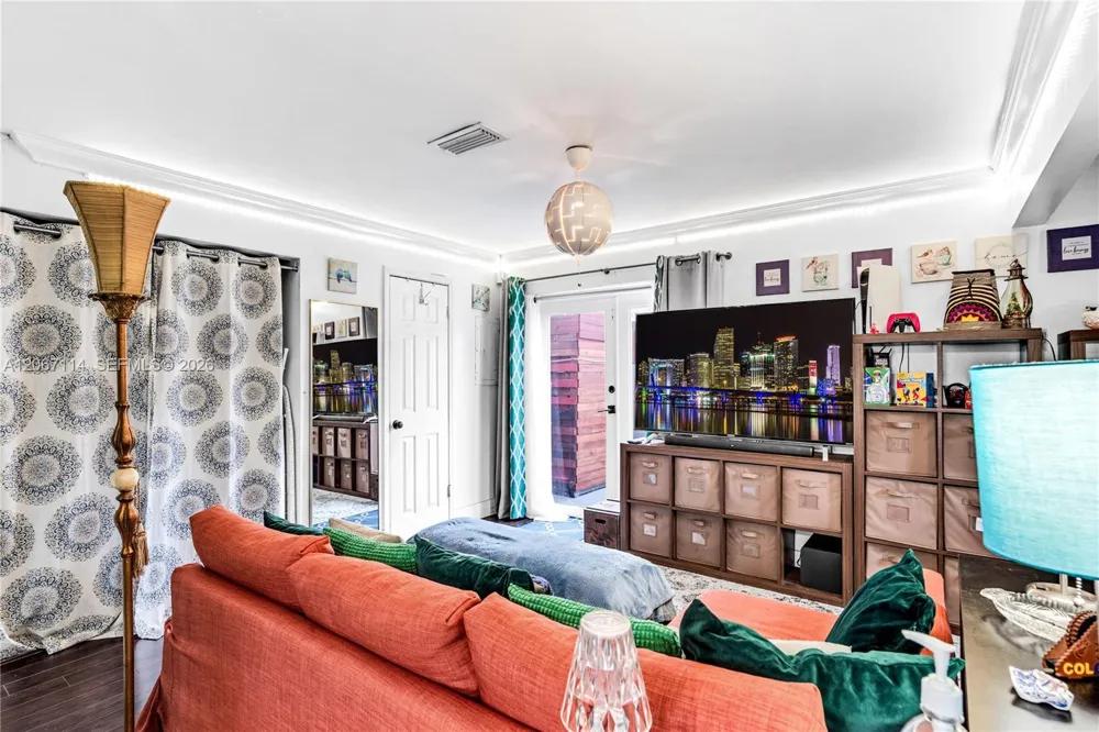 2100 NE 170th St North Miami Beach, FL 33162