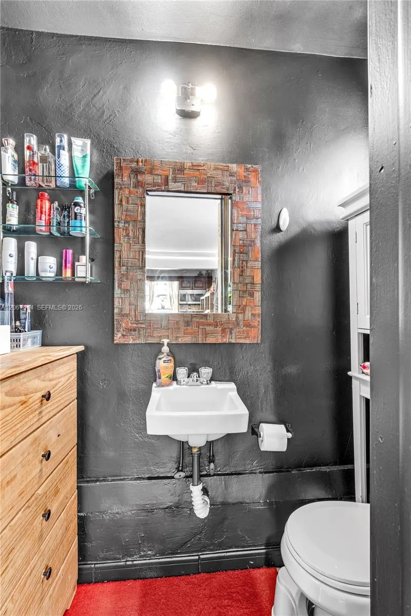 2100 NE 170th St North Miami Beach, FL 33162