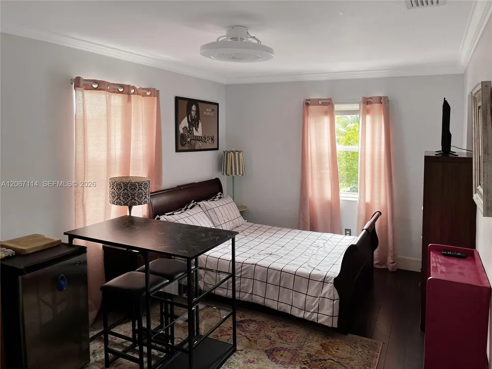 2100 NE 170th St North Miami Beach, FL 33162