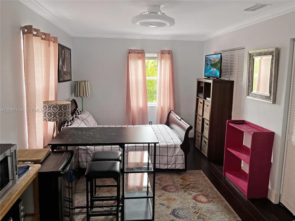 2100 NE 170th St North Miami Beach, FL 33162
