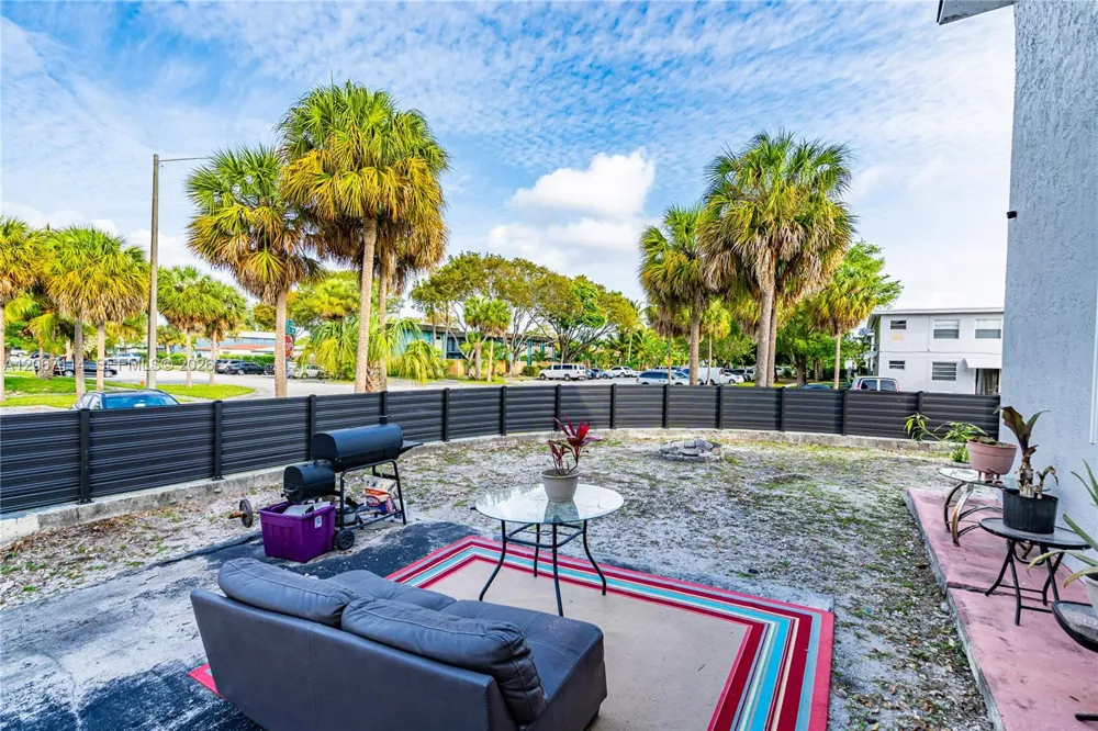 2100 NE 170th St North Miami Beach, FL 33162