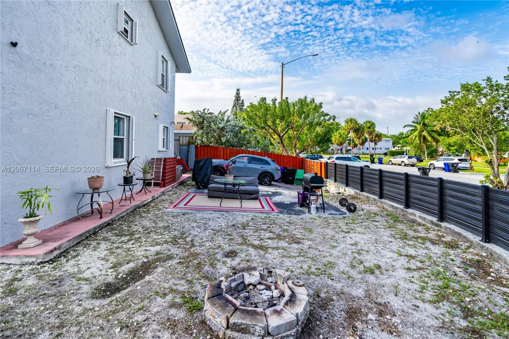 2100 NE 170th St North Miami Beach, FL 33162