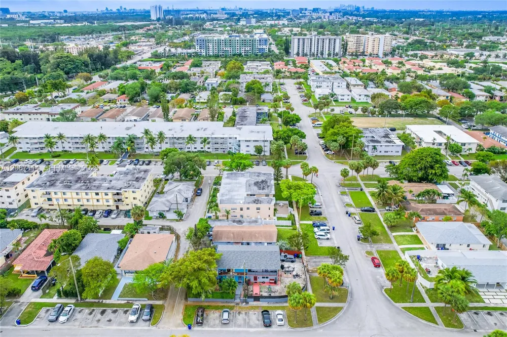 2100 NE 170th St North Miami Beach, FL 33162