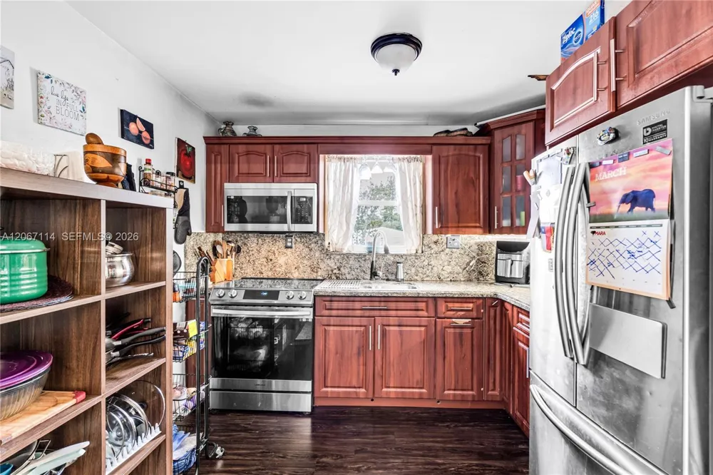 2100 NE 170th St North Miami Beach, FL 33162