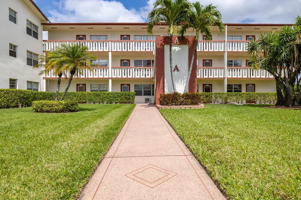12 BRIGHTON A #12 Boca Raton, FL 33434