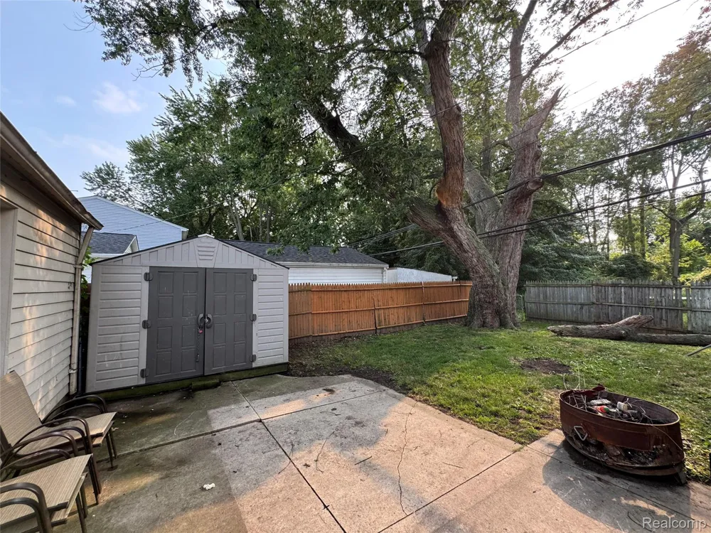 39691 Detroit Street Harrison Charter Township, MI 48045