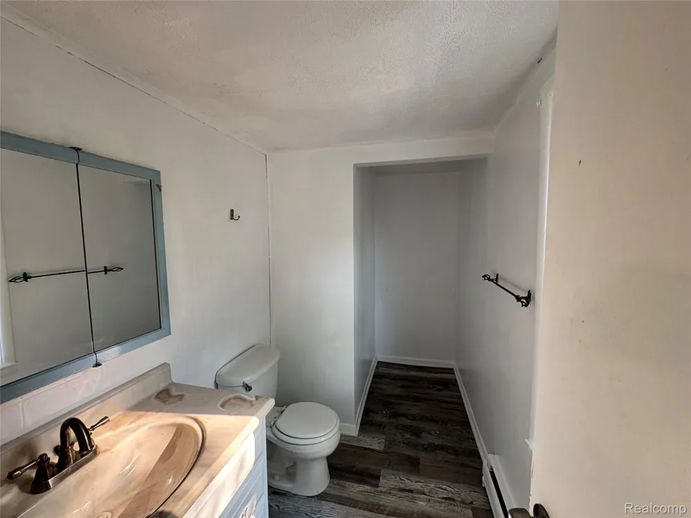 39691 Detroit Street Harrison Charter Township, MI 48045