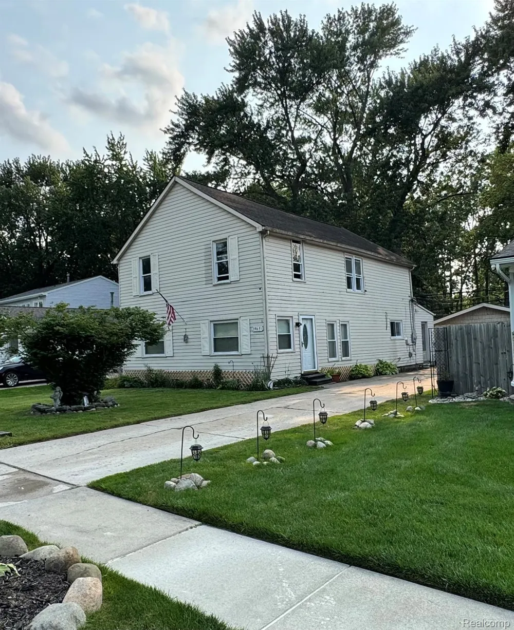 39691 Detroit Street Harrison Charter Township, MI 48045