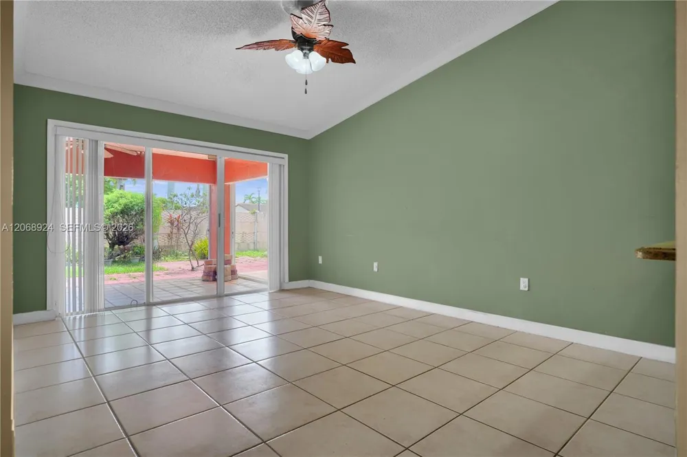 901 NW 128th Pl Miami, FL 33182