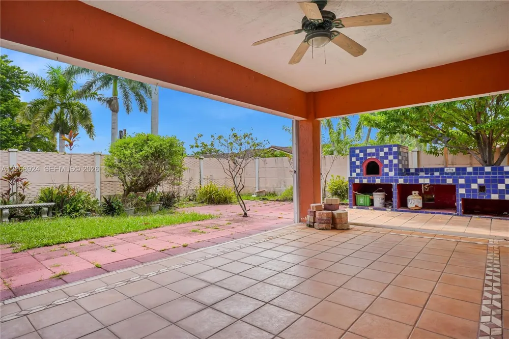 901 NW 128th Pl Miami, FL 33182
