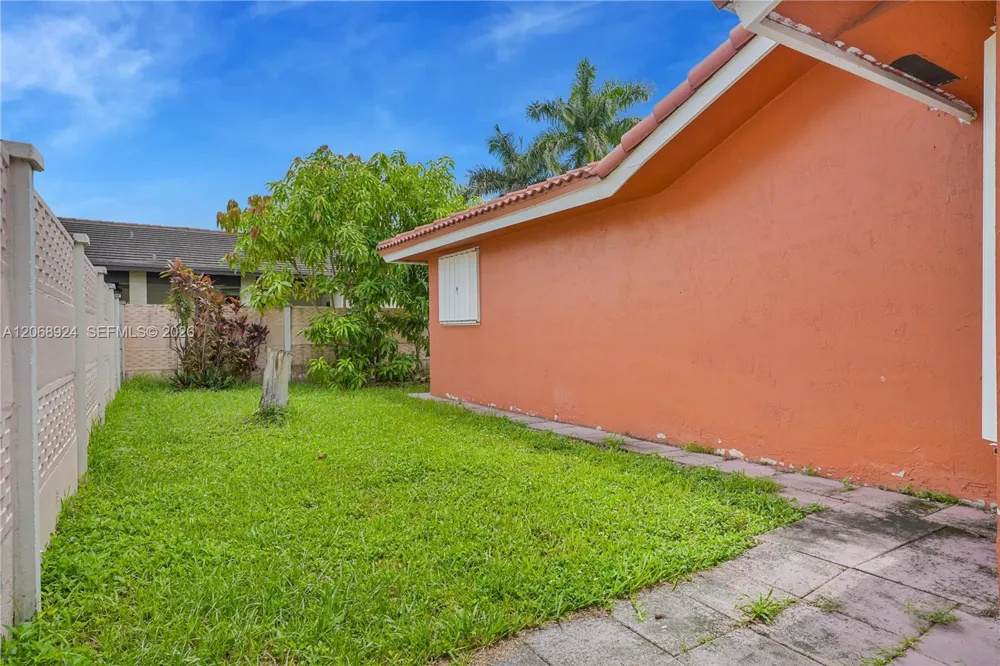901 NW 128th Pl Miami, FL 33182