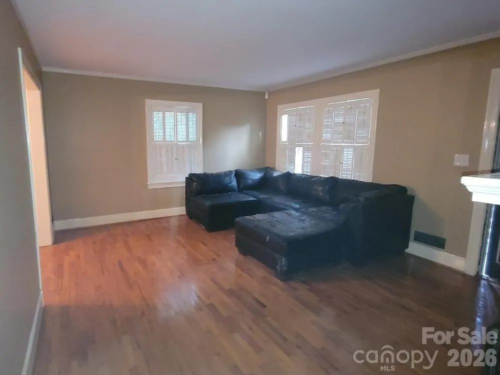 318 W Sixth Avenue Gastonia, NC 28052