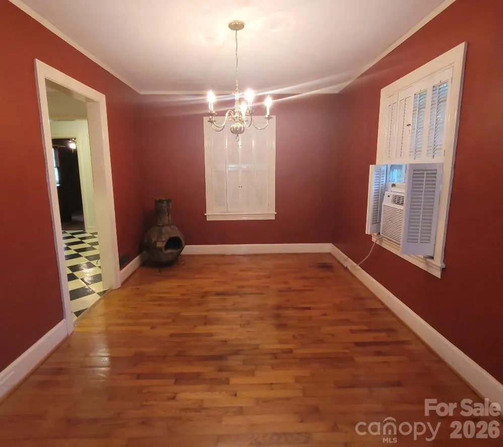 318 W Sixth Avenue Gastonia, NC 28052