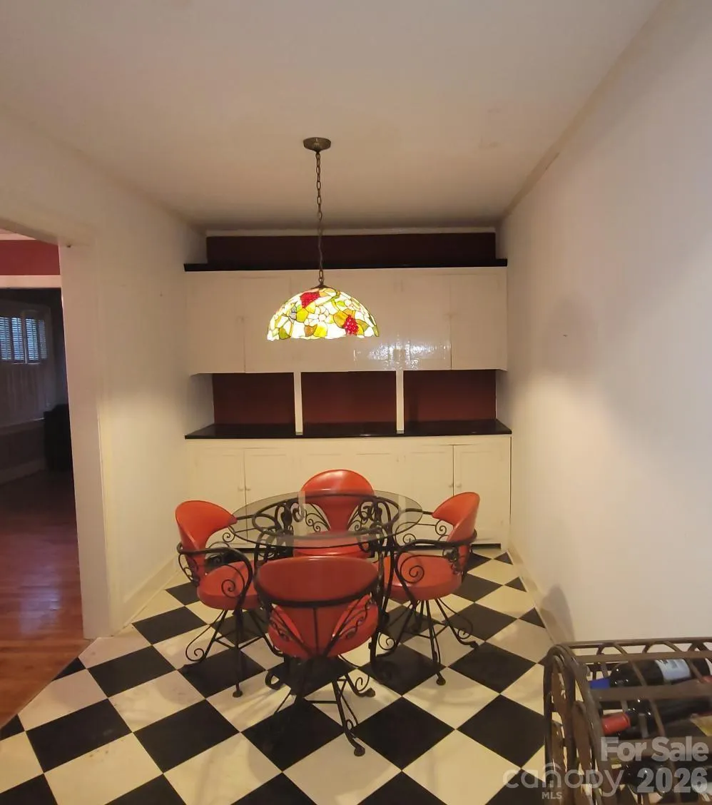 318 W Sixth Avenue Gastonia, NC 28052