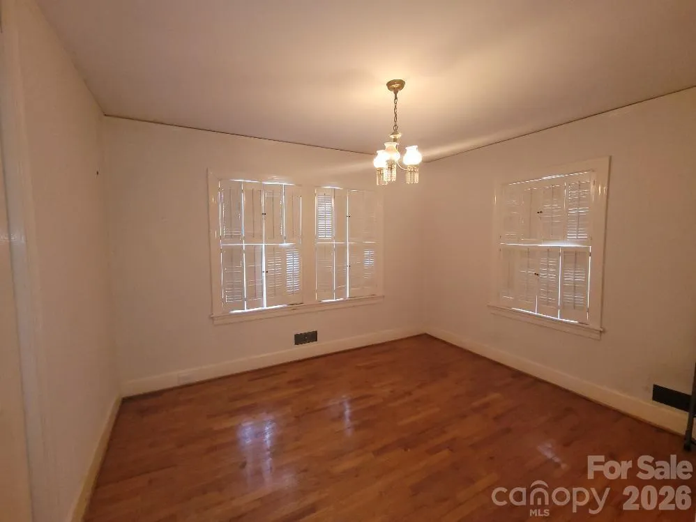318 W Sixth Avenue Gastonia, NC 28052