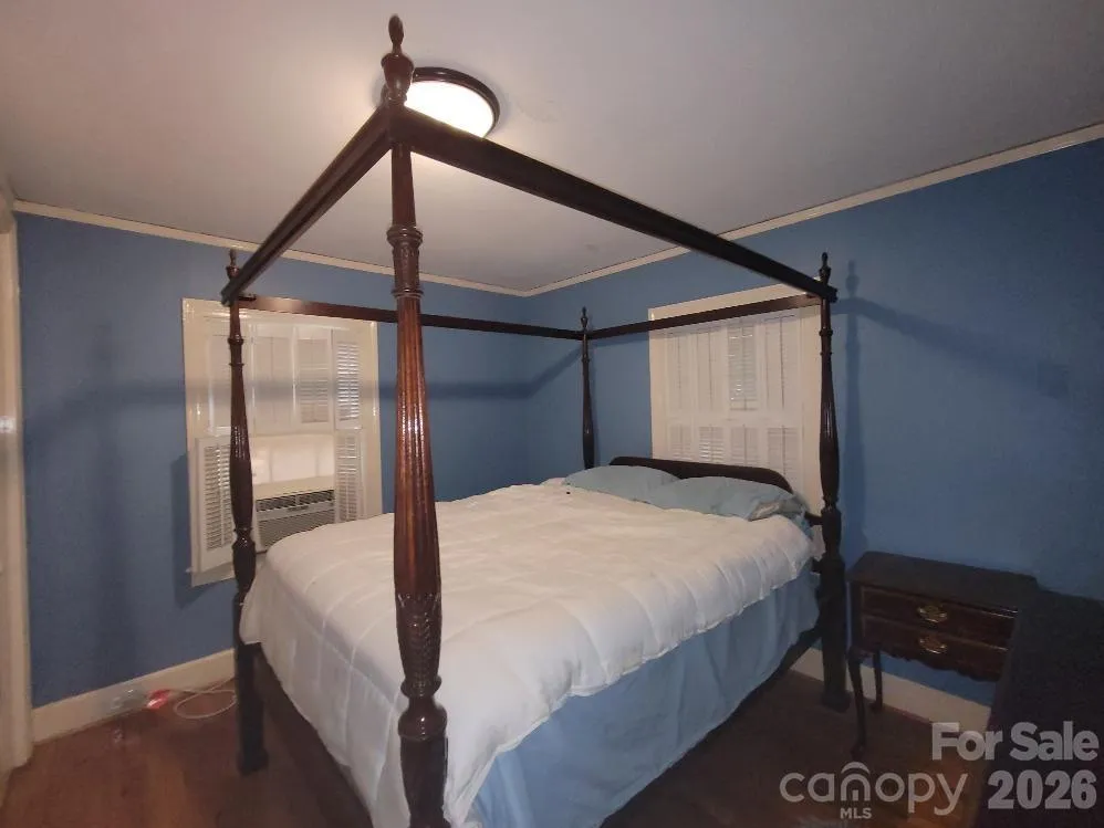 318 W Sixth Avenue Gastonia, NC 28052