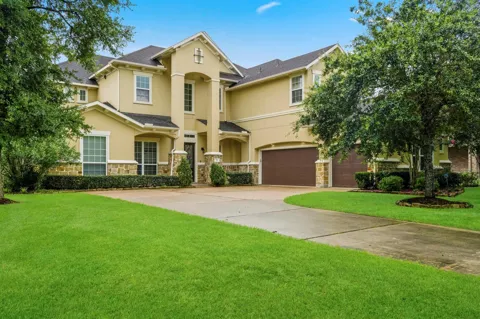 33 Combwell Garden