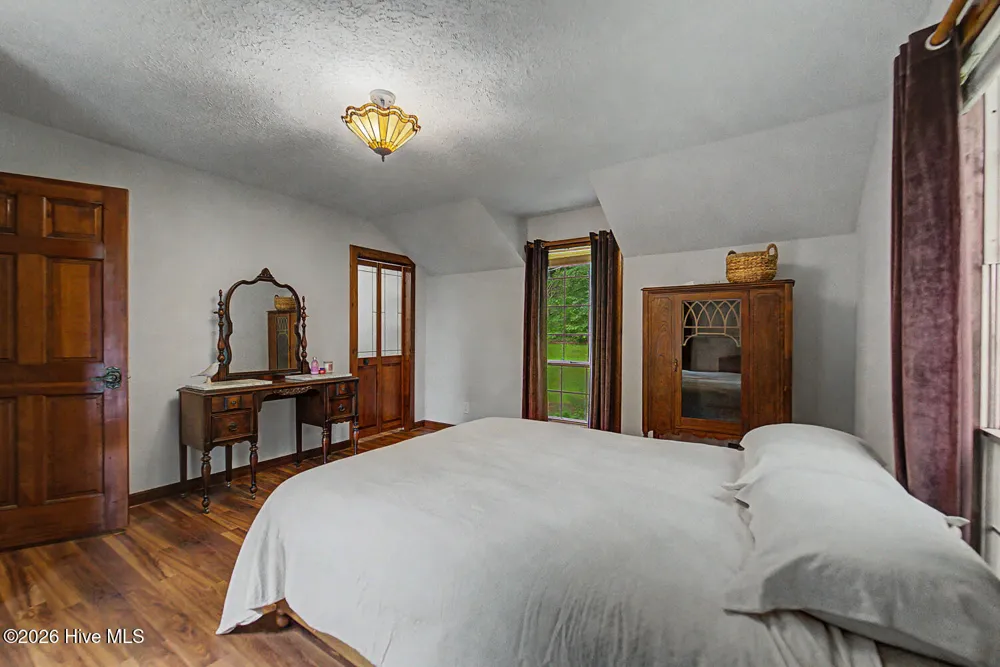 7261 Yellow Creek Road Robbinsville, NC 28771