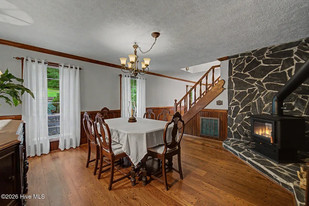 7261 Yellow Creek Road Robbinsville, NC 28771
