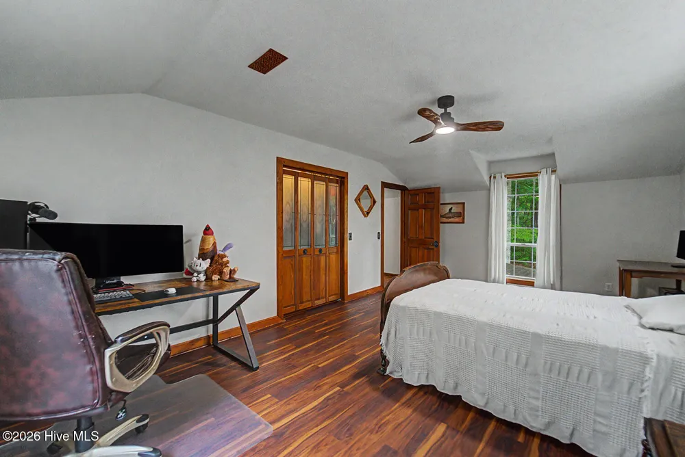 7261 Yellow Creek Road Robbinsville, NC 28771