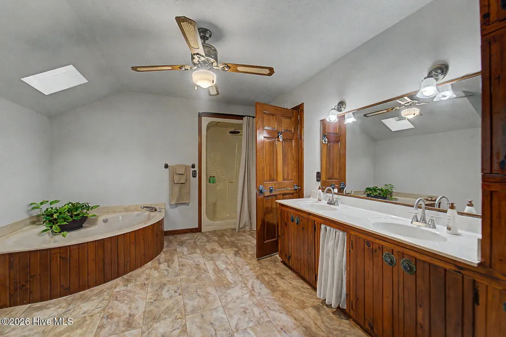 7261 Yellow Creek Road Robbinsville, NC 28771