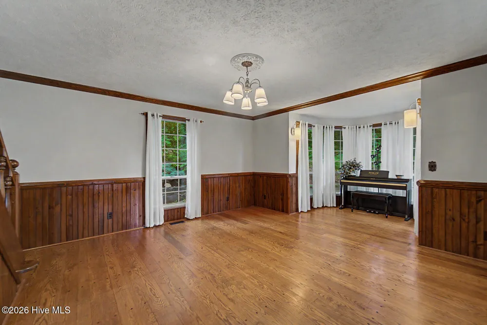 7261 Yellow Creek Road Robbinsville, NC 28771