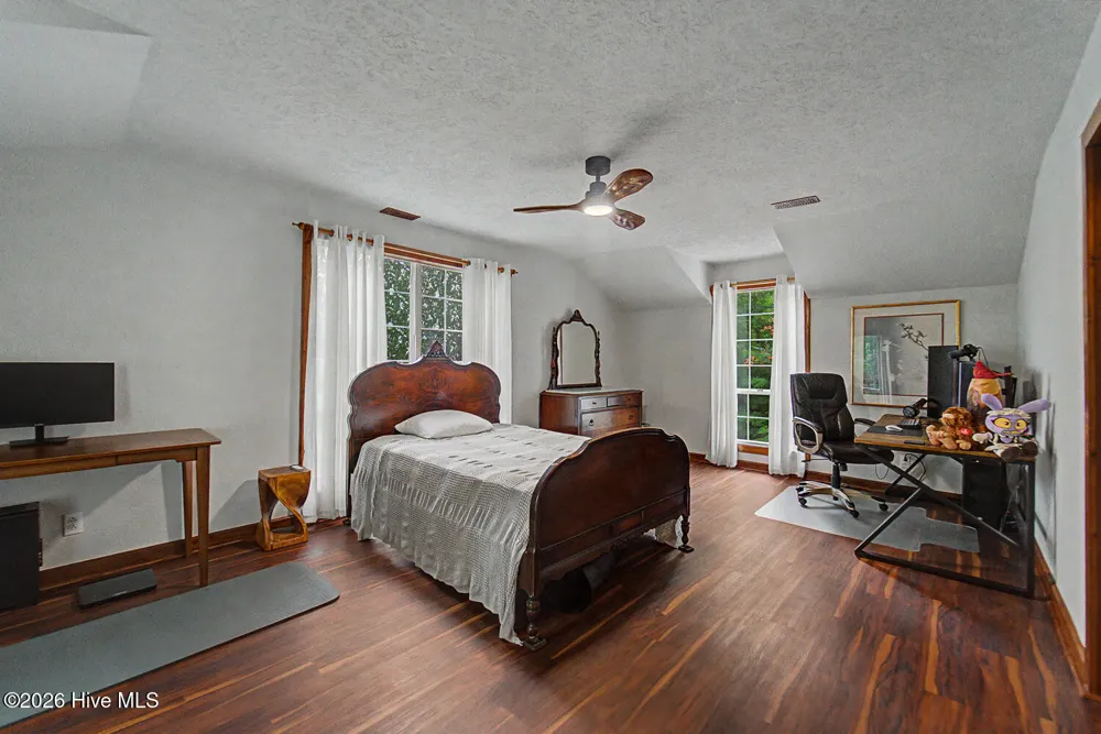 7261 Yellow Creek Road Robbinsville, NC 28771