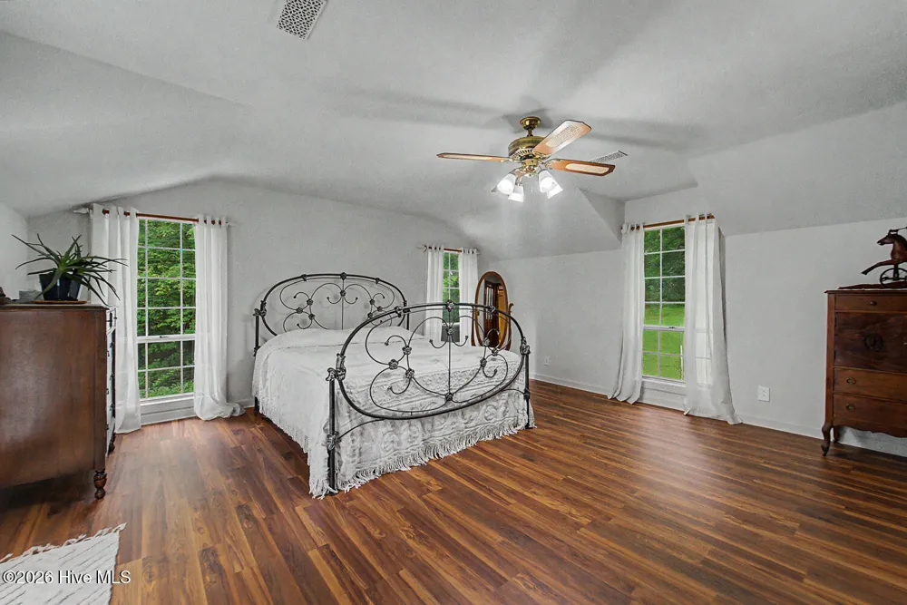 7261 Yellow Creek Road Robbinsville, NC 28771