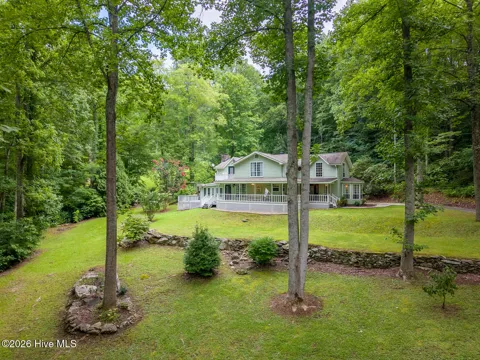 7261 Yellow Creek Road