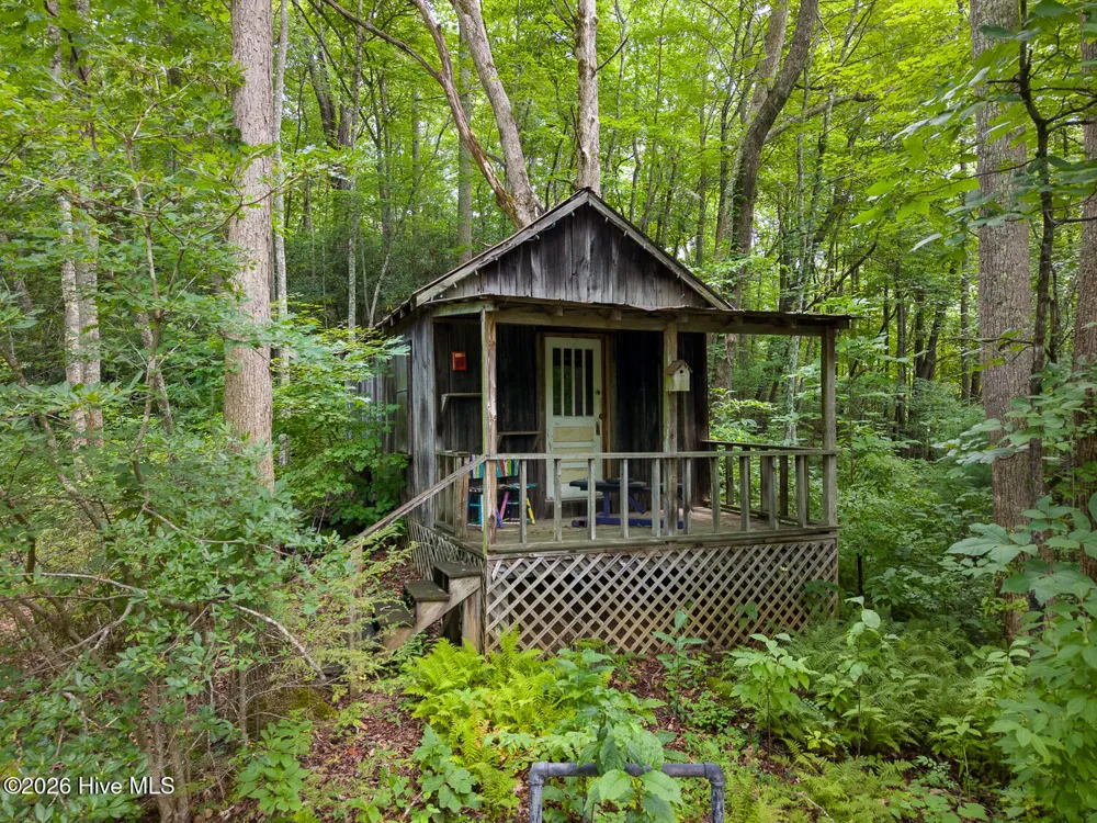 7261 Yellow Creek Road Robbinsville, NC 28771