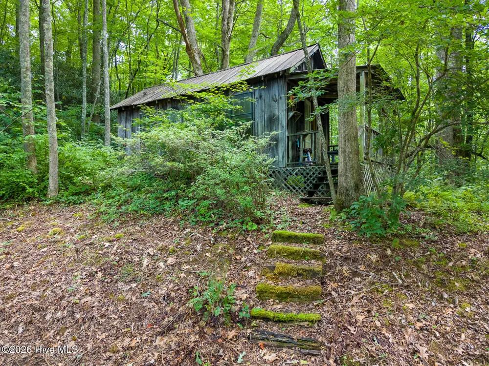 7261 Yellow Creek Road Robbinsville, NC 28771