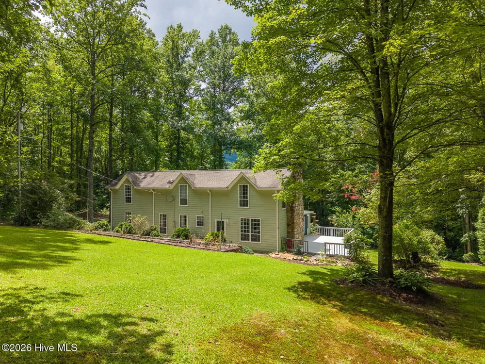 7261 Yellow Creek Road Robbinsville, NC 28771