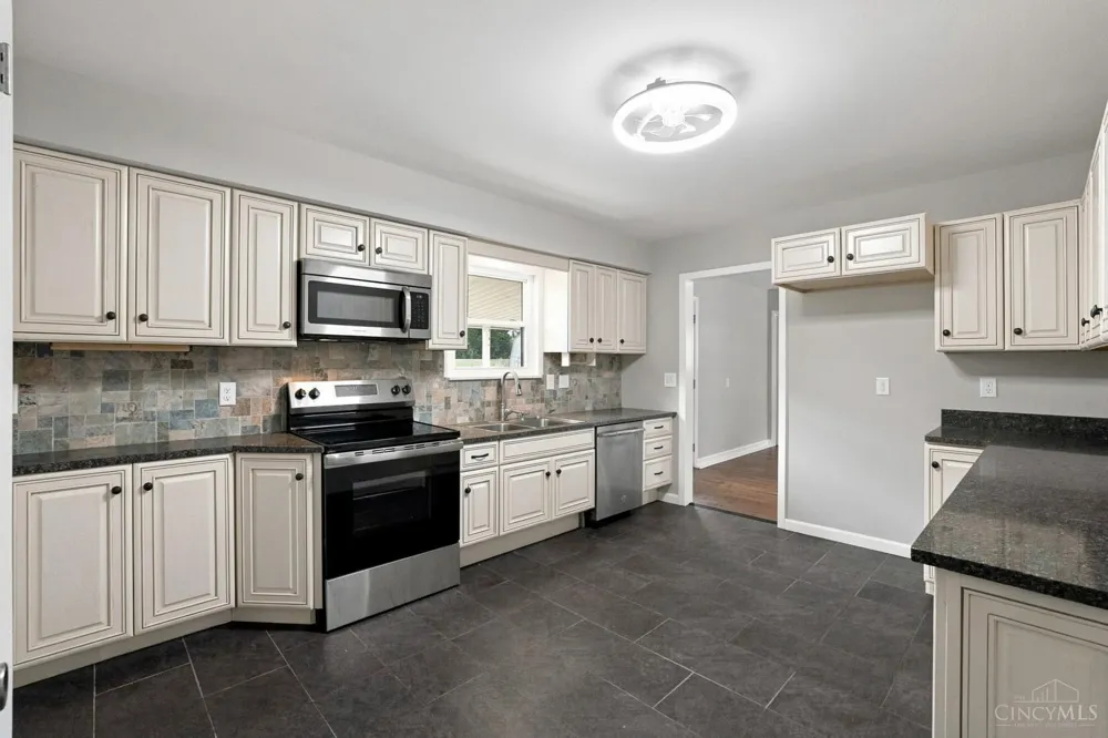 237 Linda Court Trenton, OH 45067