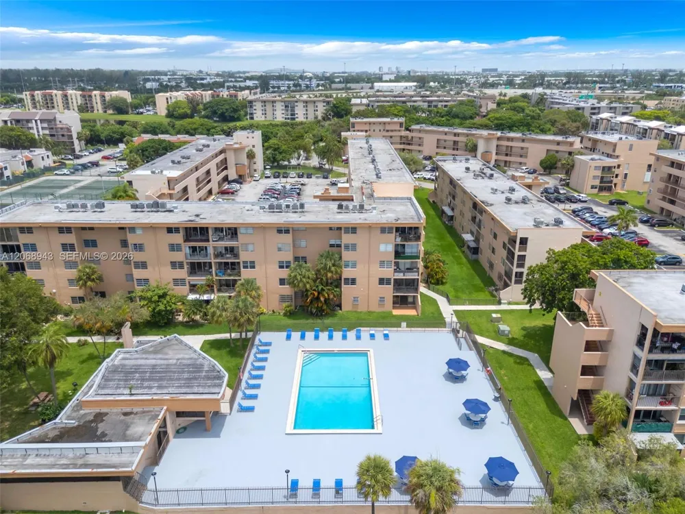 8895 Fontainebleau Blvd #207 Miami, FL 33172