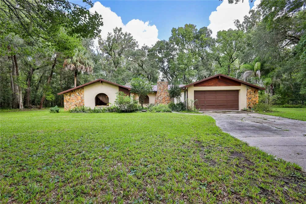 18255 LAKE LINDSEY ROAD Brooksville, FL 34601