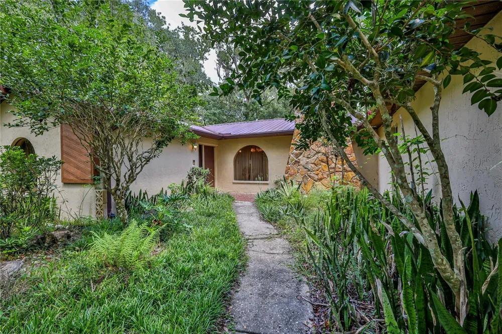 18255 LAKE LINDSEY ROAD Brooksville, FL 34601