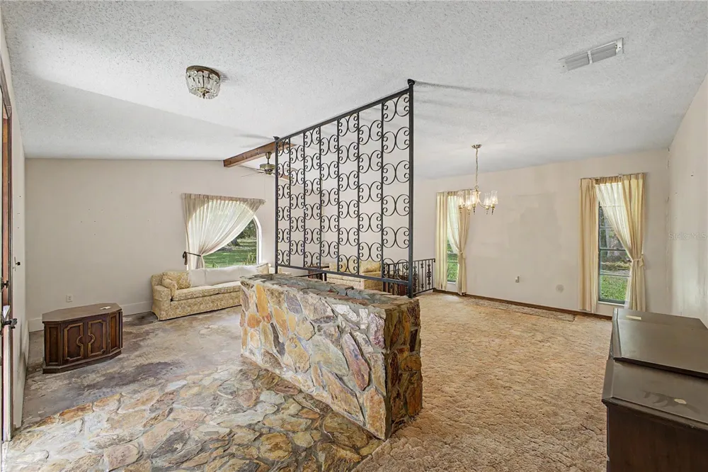18255 LAKE LINDSEY ROAD Brooksville, FL 34601