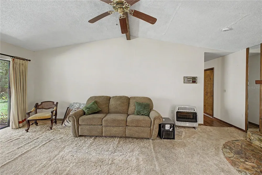 18255 LAKE LINDSEY ROAD Brooksville, FL 34601