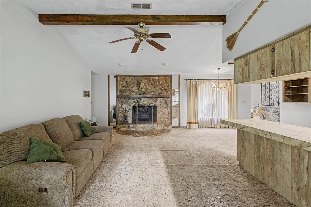 18255 LAKE LINDSEY ROAD Brooksville, FL 34601