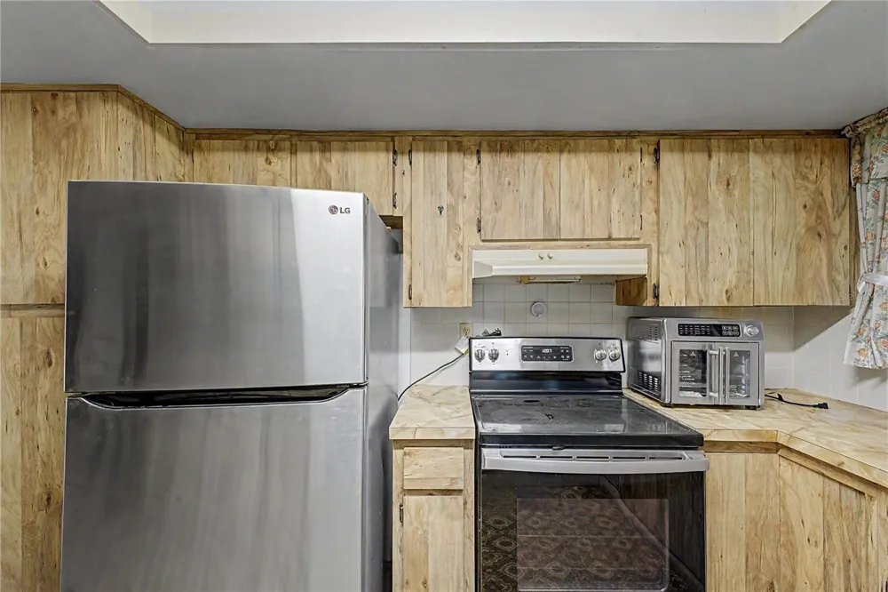 18255 LAKE LINDSEY ROAD Brooksville, FL 34601