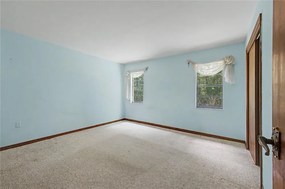 18255 LAKE LINDSEY ROAD Brooksville, FL 34601