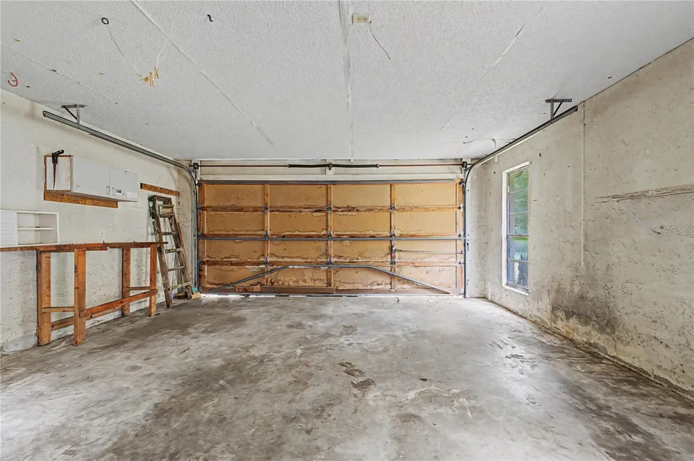 18255 LAKE LINDSEY ROAD Brooksville, FL 34601