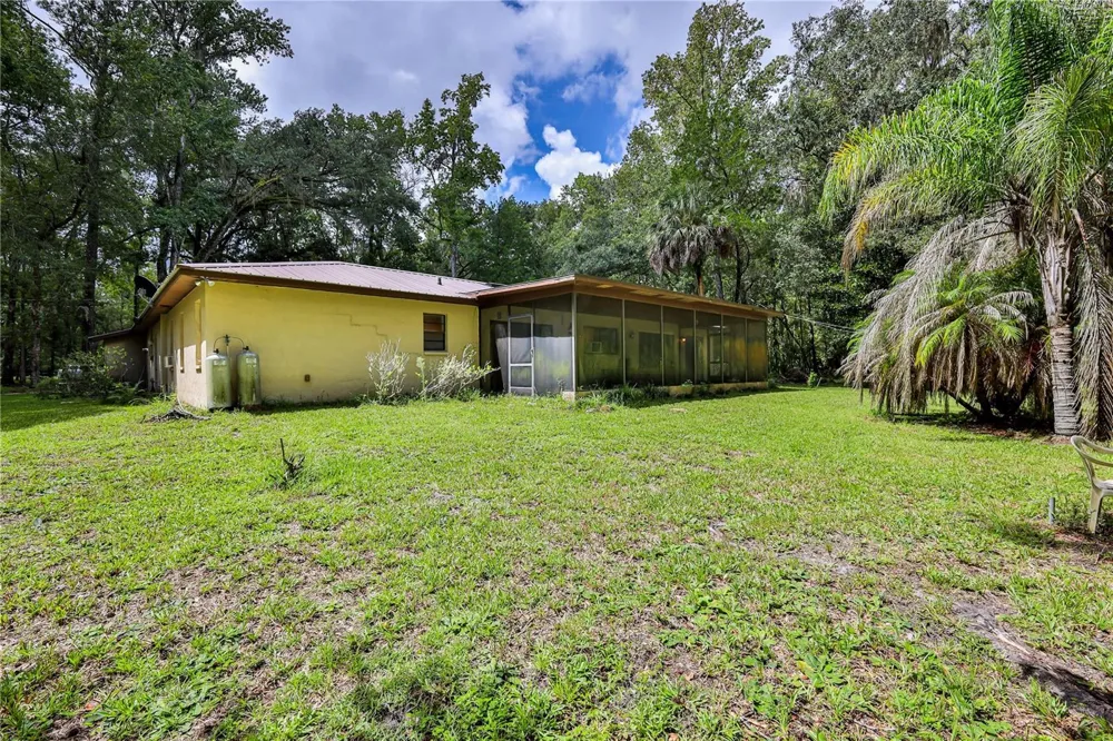 18255 LAKE LINDSEY ROAD Brooksville, FL 34601
