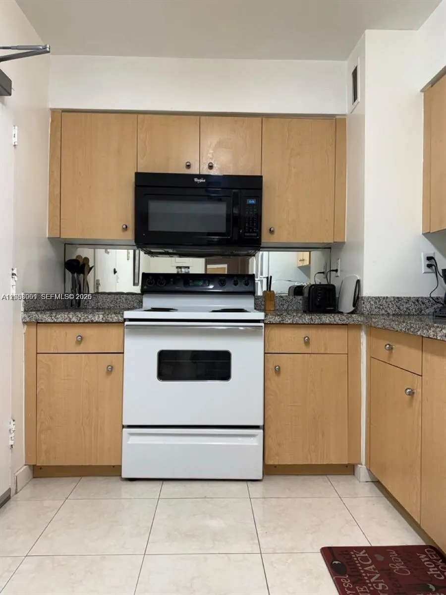 9195 Collins Ave #512 Surfside, FL 33154