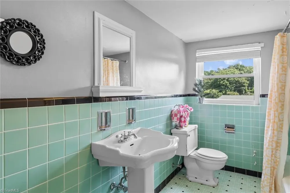 124 Orchard Street Mount Airy, NC 27030