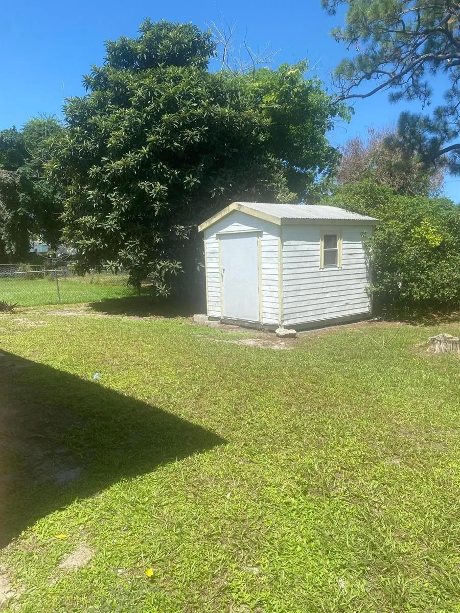 710 23rd Street Fort Pierce, FL 34950
