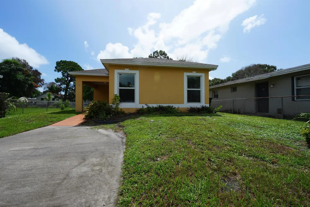 710 23rd Street Fort Pierce, FL 34950